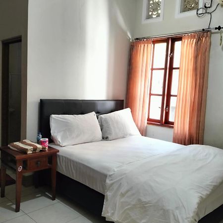 Nakula Familiar Inn Denpasar Exteriör bild