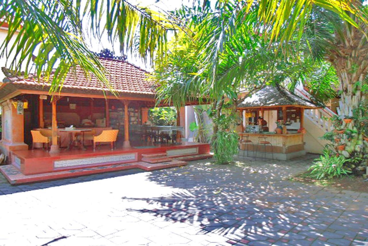 Nakula Familiar Inn Denpasar Exteriör bild