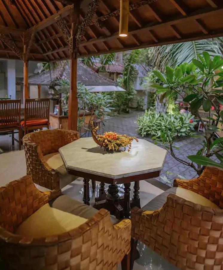 Nakula Familiar Inn Denpasar Exteriör bild
