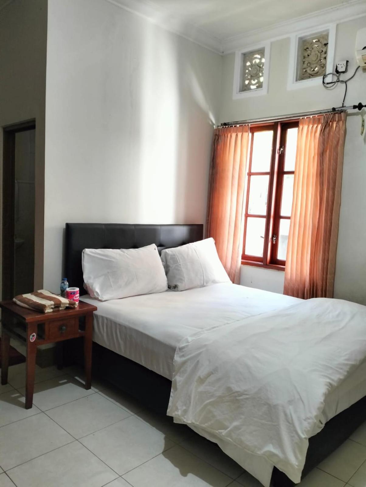 Nakula Familiar Inn Denpasar Exteriör bild